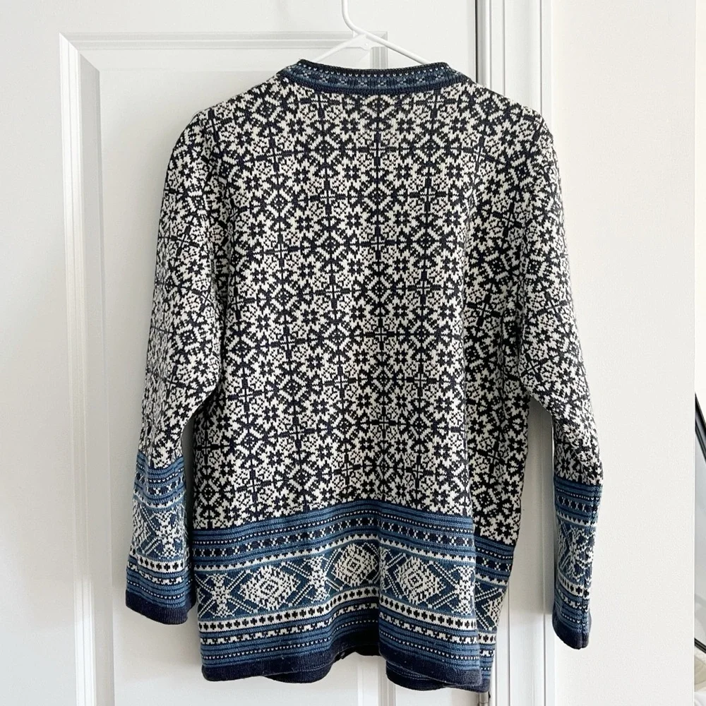 Icewear Wool Navy and Cream Patterned Button Down Cardigan Size Large - Picture 2 of 5